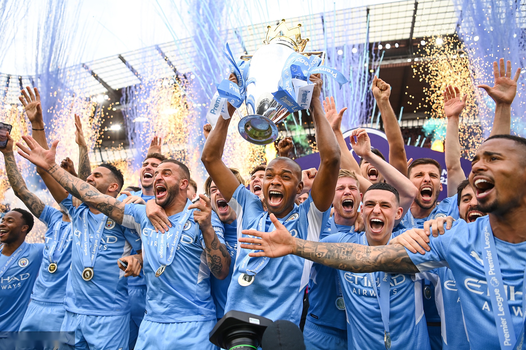 她的成功告 她的成功告